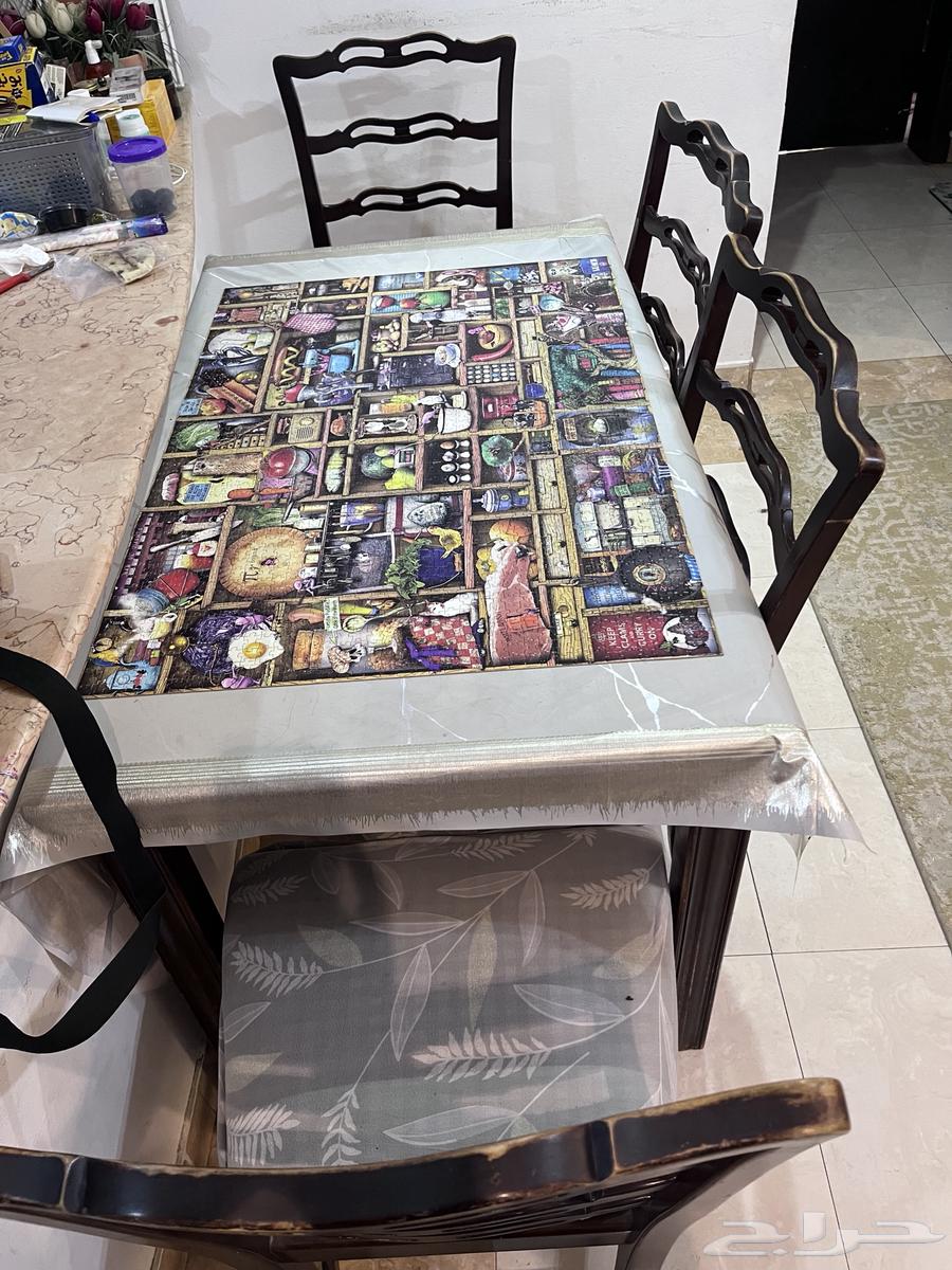 Dining table with 4 chairs64437004914306110