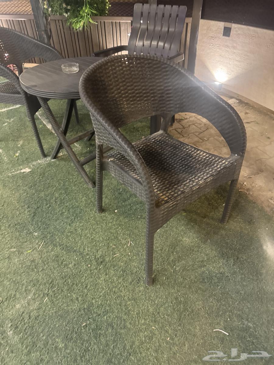 كرسي واسعة بي حاله كويسة جدا  عدد 56 كرسي وعشره طوله معهم64440981799171113