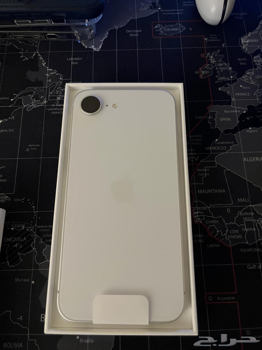 iPhone 16e64434809213058110