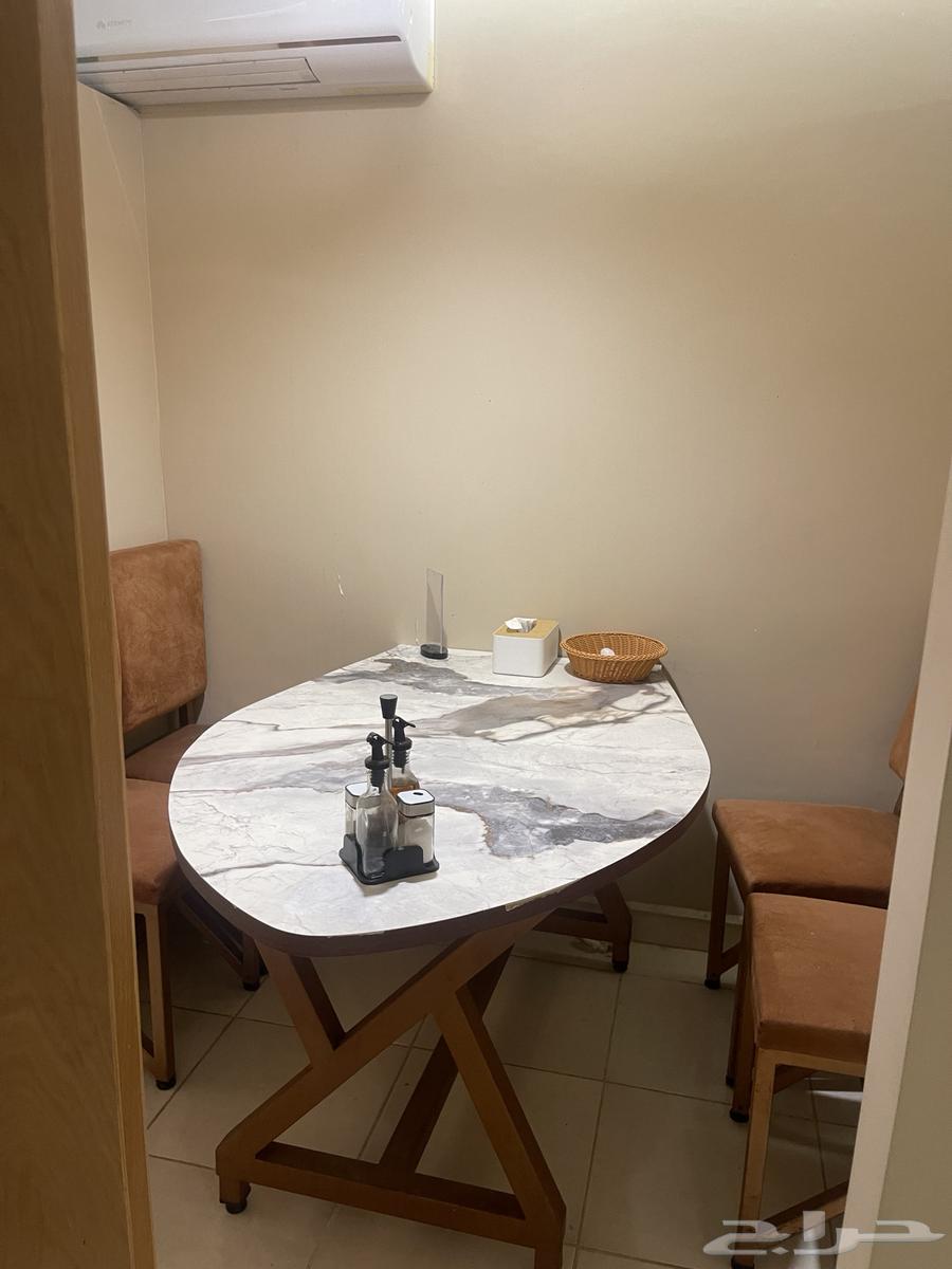 Luxury restaurant tables, new and sturdy64434278610307111