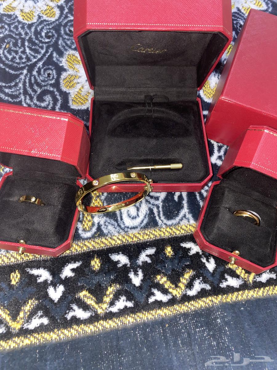 اسوارة وخواتم كارتير جديده فواتيرها وشهادتها معها للبيع64438015556865112