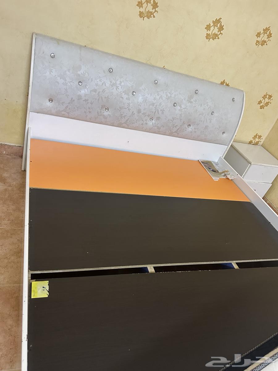 للبيع سرير نفرين64436883116033110