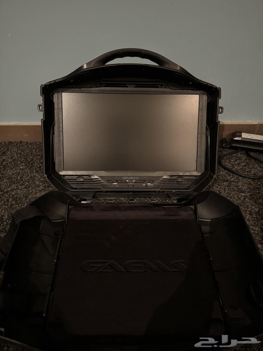 شنطه فيها شاشه حقت سوني واكس بوكس64438243695362114