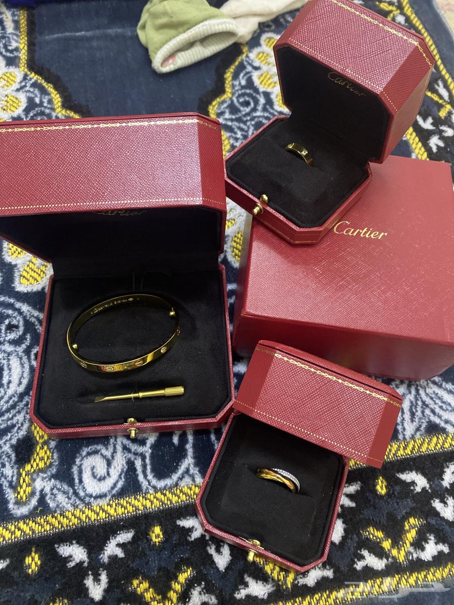 اسوارة وخواتم كارتير جديده فواتيرها وشهادتها معها للبيع64438015556865110
