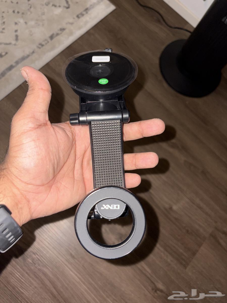 ستاند للسيارة او المكتب من شركه Denx64433940044035111