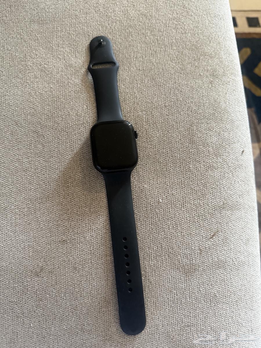 ساعة ابل series 1064437139817474110