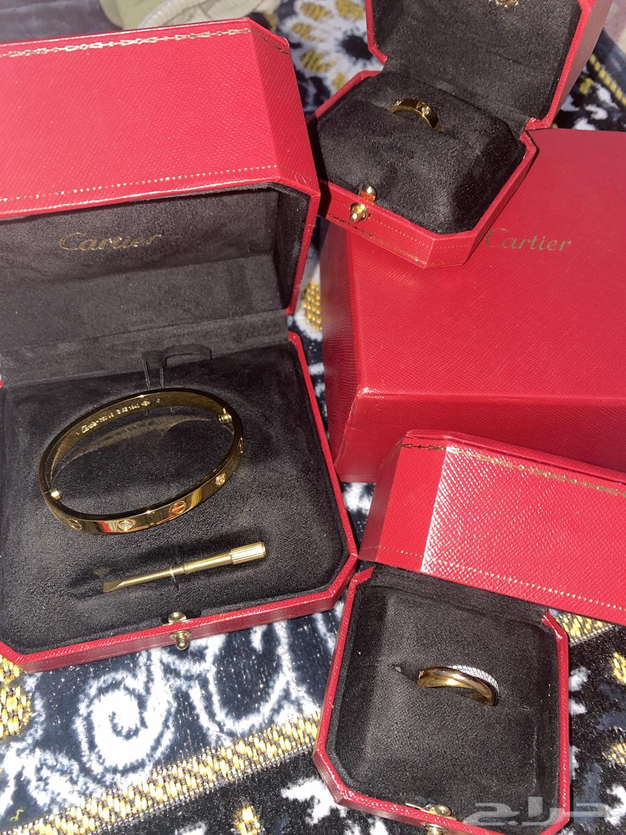 اسوارة وخواتم كارتير جديده فواتيرها وشهادتها معها للبيع64438015556865111
