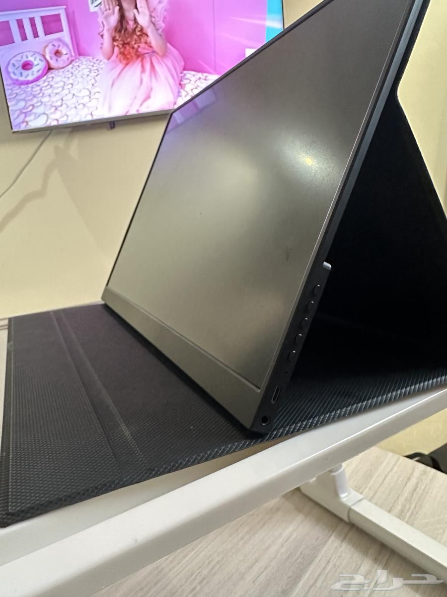 شاشة قيمنق 16 بوصه متنقله وطاولة متنقله64434986181889114
