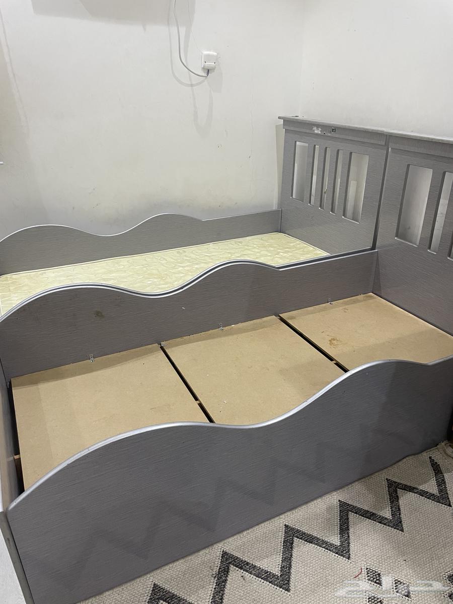 اربع سراير نفر نظيف جدا  سبب البيع النقل64437086142211111