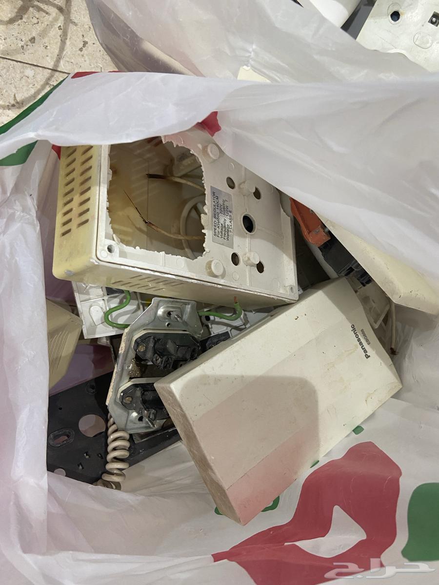 اغراض سباكه و كهربه ونجف للبيع64438485051523113