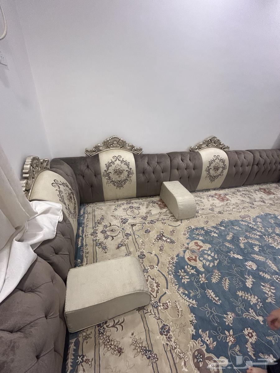 مساند وتكايات للبيع شبه جديده64439650838019111