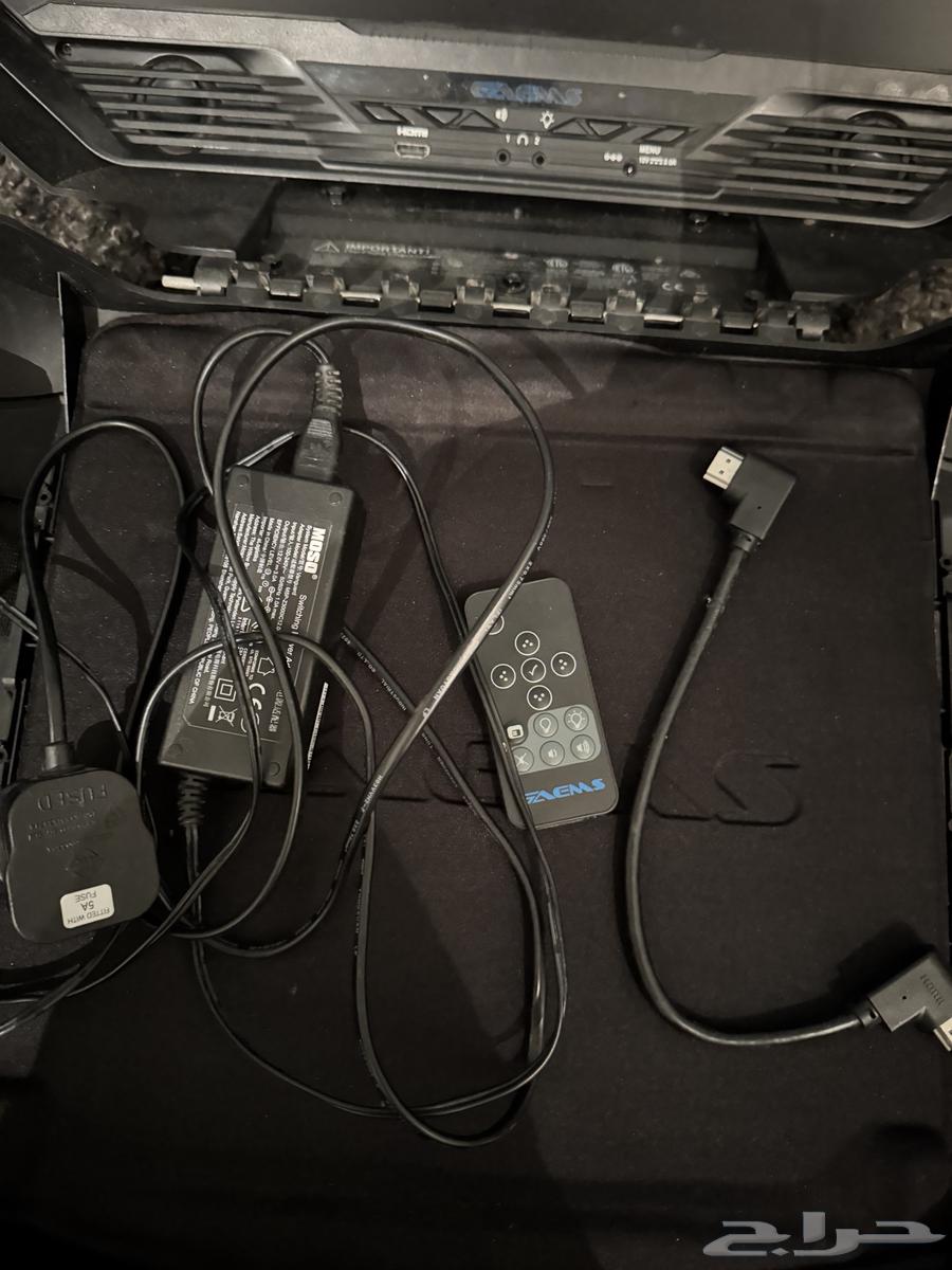 شنطه فيها شاشه حقت سوني واكس بوكس64438243695362112