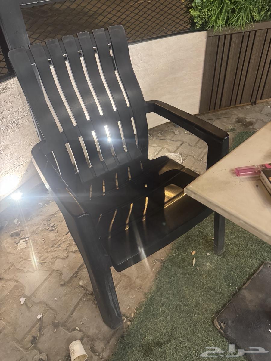 كرسي واسعة بي حاله كويسة جدا  عدد 56 كرسي وعشره طوله معهم64440981799171110