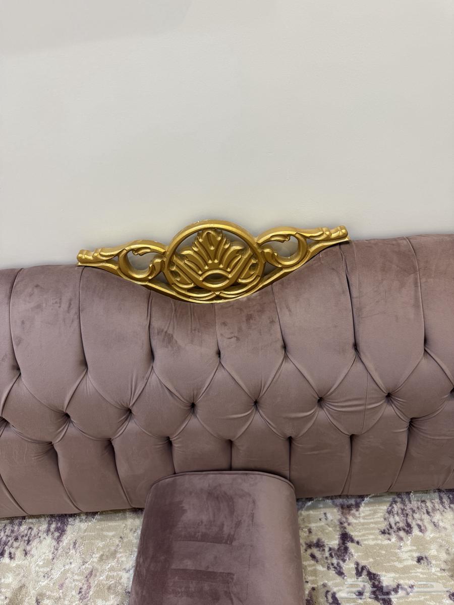 Semi-new 5x6 floor seating set with a large table and 6 small pieces64436119048067113