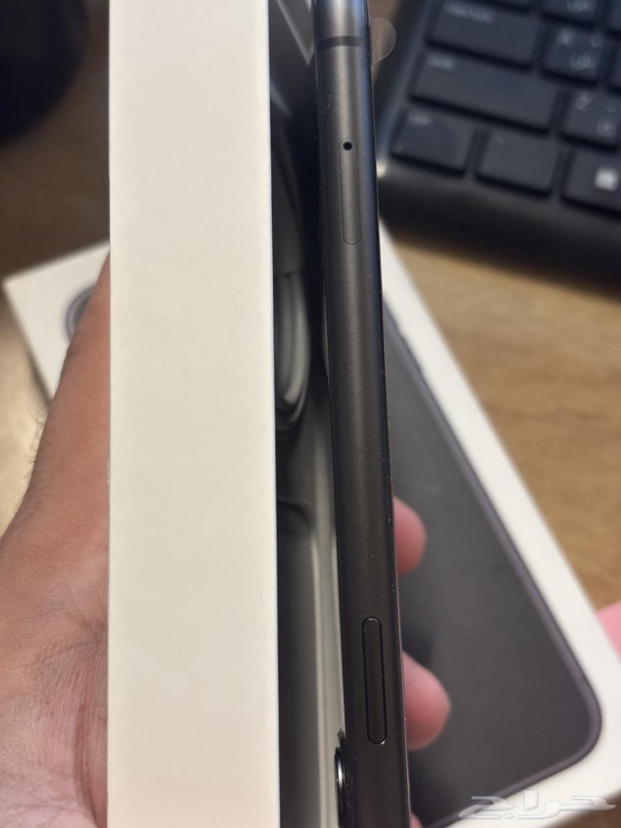 آيفون 11 جديد 128 جيجا بطارية 100  نادر64437571324546110