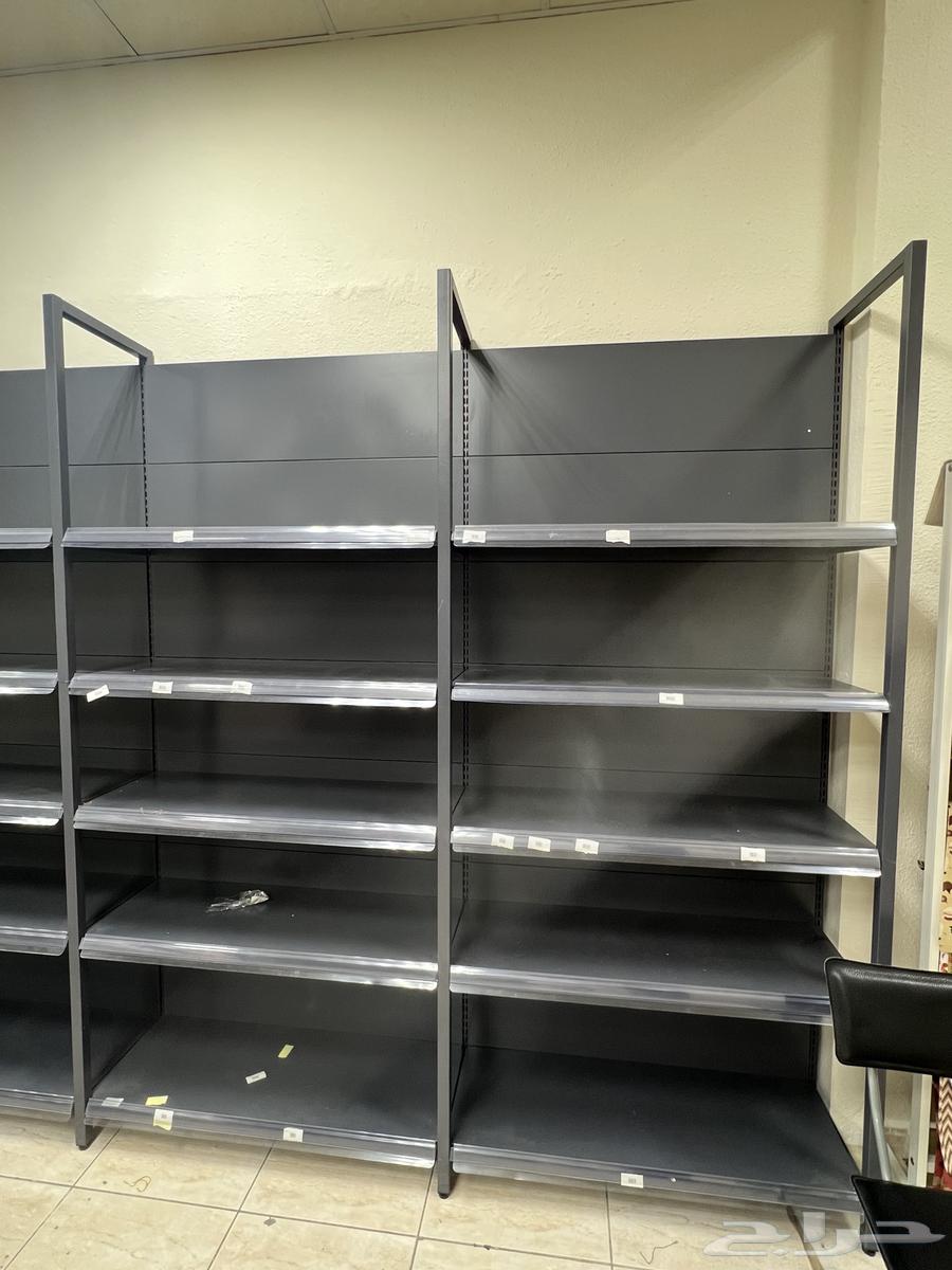 Merchandise shelves64438042431234111