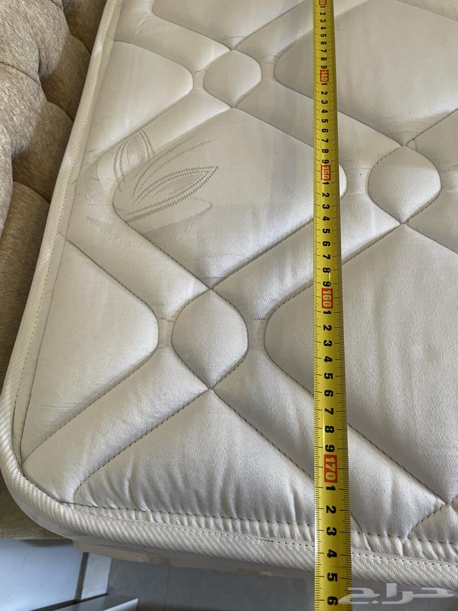 Bed, mattress, and headboard64437059084931111