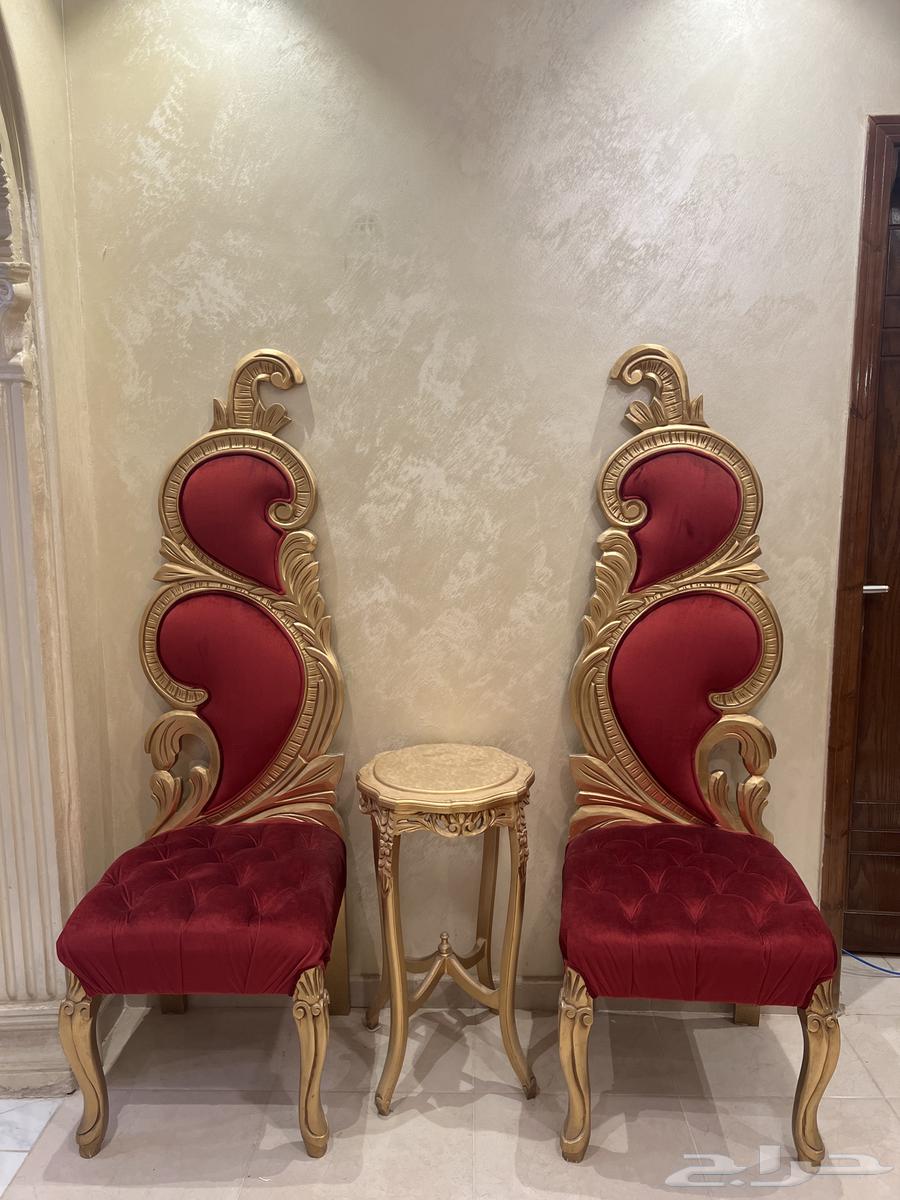 2 chairs and a table64437180488579110