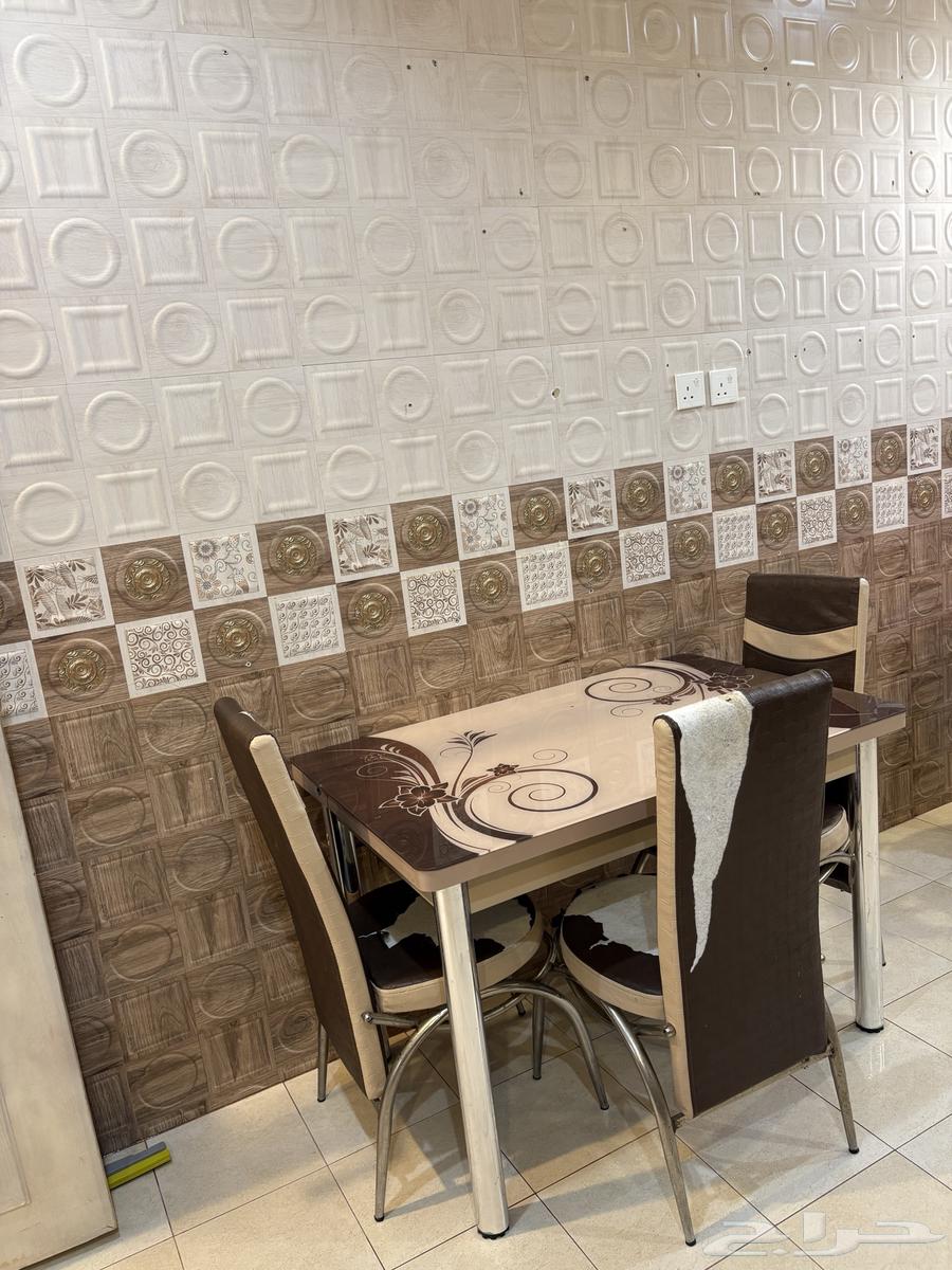 طاولة للبيع ب 10064438713073155110