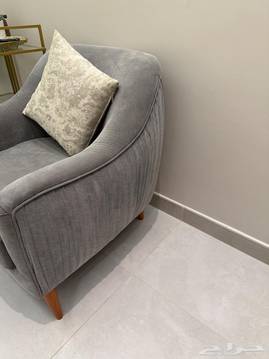 4 كراسي للبيع64440370121475110