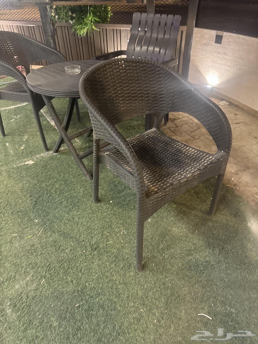 كرسي واسعة بي حاله كويسة جدا  عدد 56 كرسي وعشره طوله معهم64440981799171111