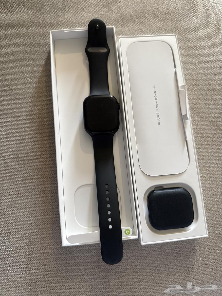 ساعة ابل series 1064437139817474112