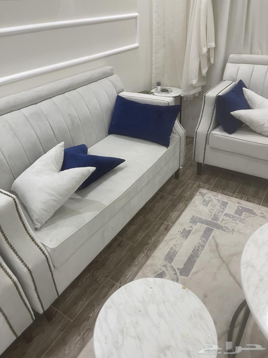 Furniture for sale, clean sofa and tables64437625478403111