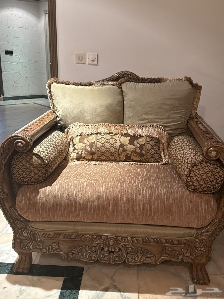 Sofa for transfer at a symbolic price64439091660163110