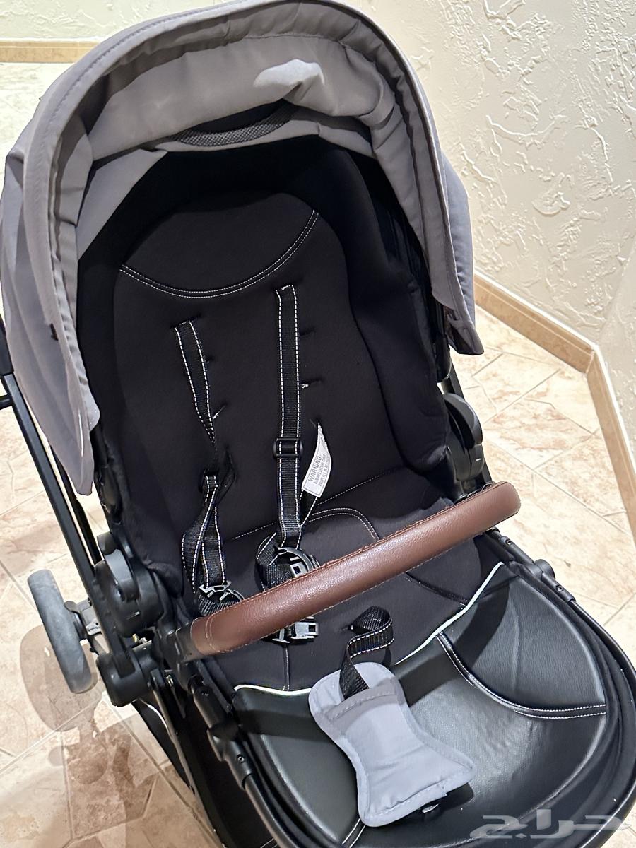 Lovely baby stroller in excellent and clean condition.64440151041025111