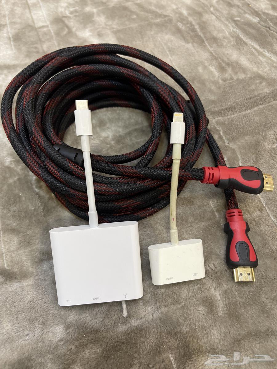 Original iPhone adapters with HD cable for movies from Jarir, used and clean64433686599937110