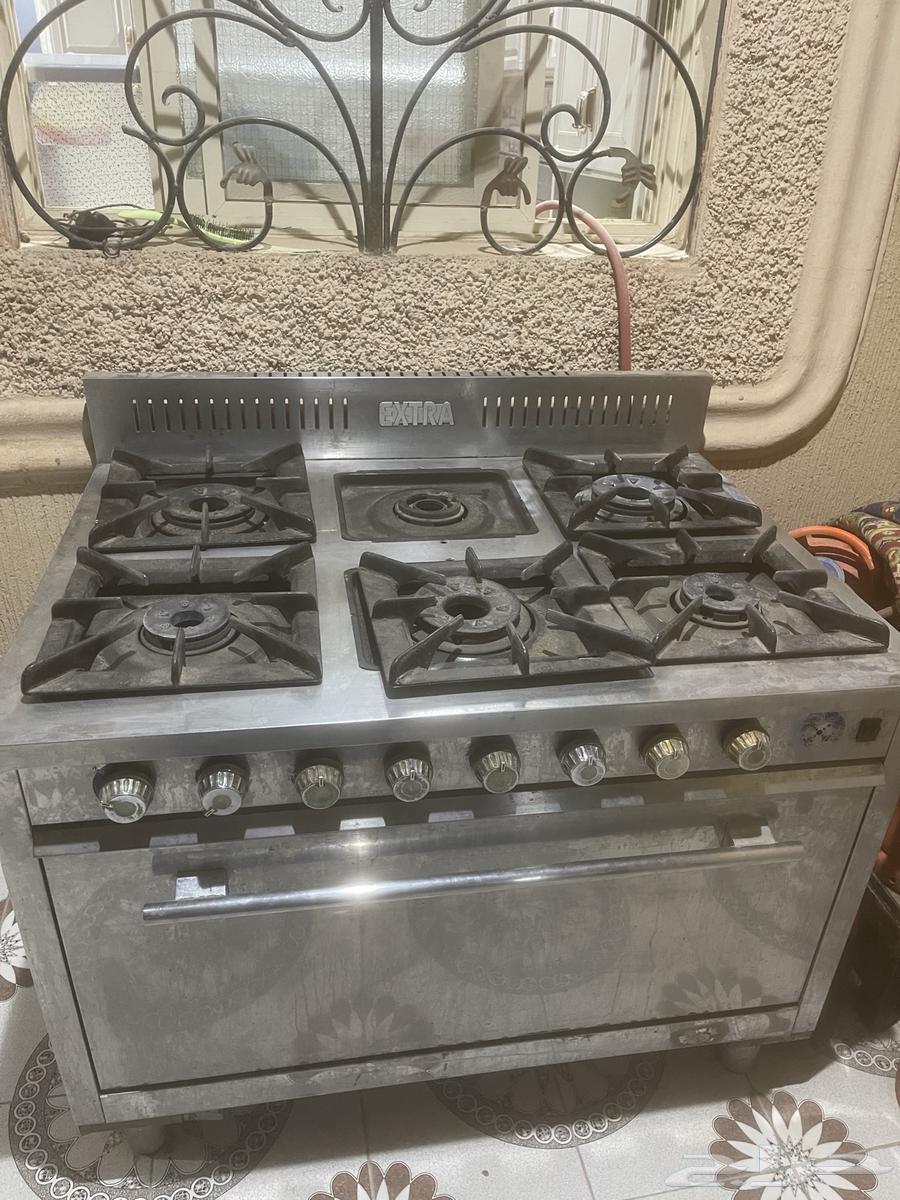 طباخ و طاولات64433779984643114