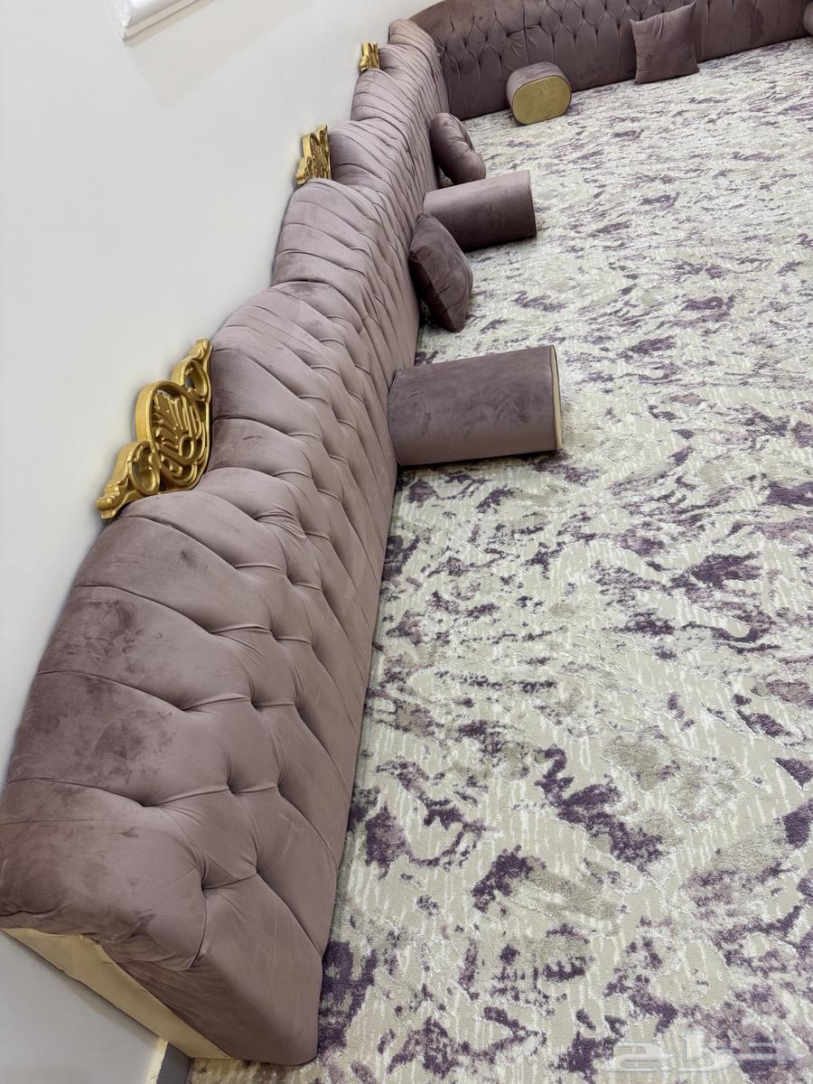 Semi-new 5x6 floor seating set with a large table and 6 small pieces64436119048067112