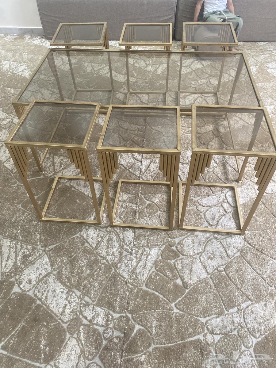 Very clean serving tables64437261348099110