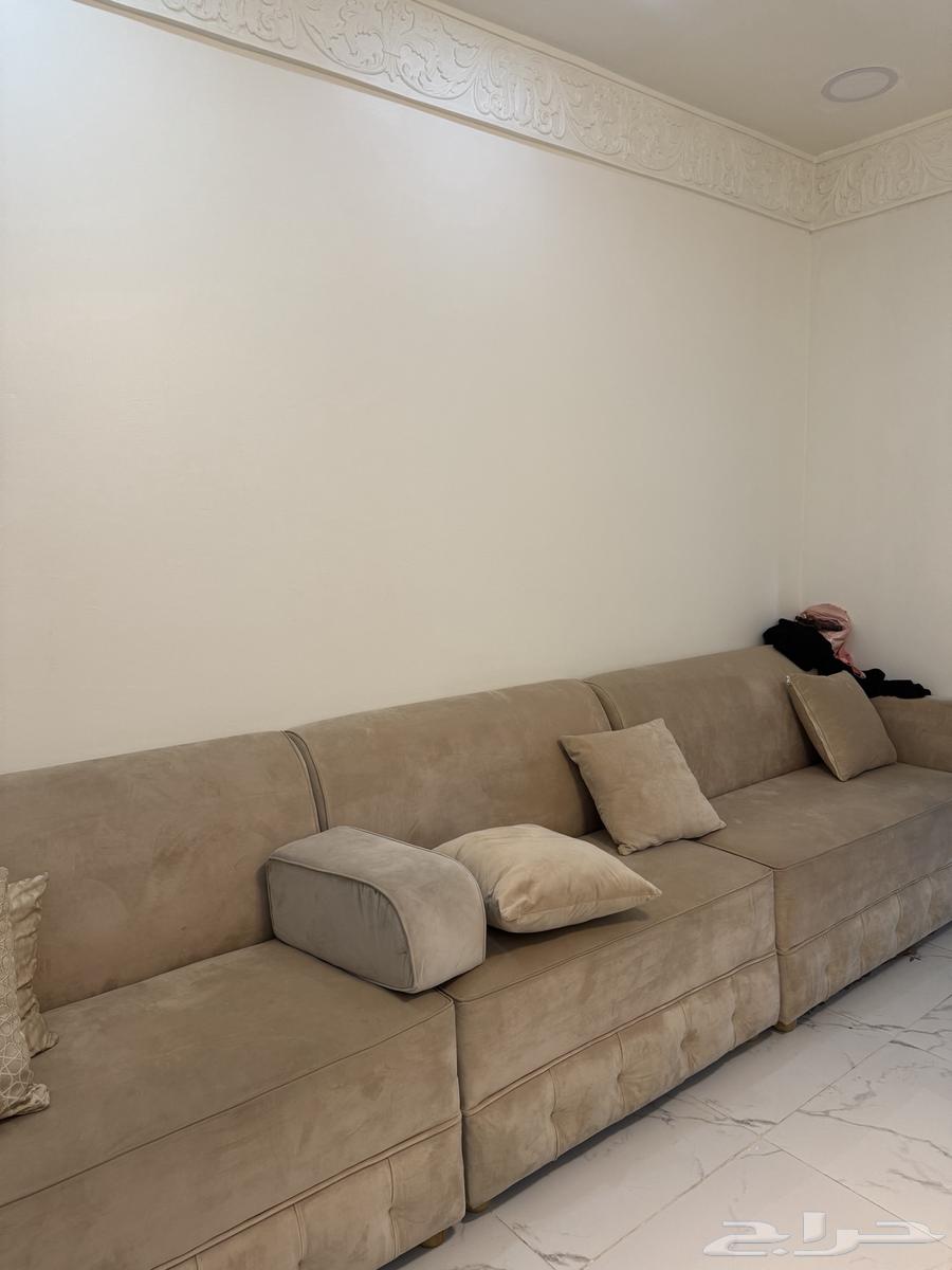 Sofas and tables64434007095426111