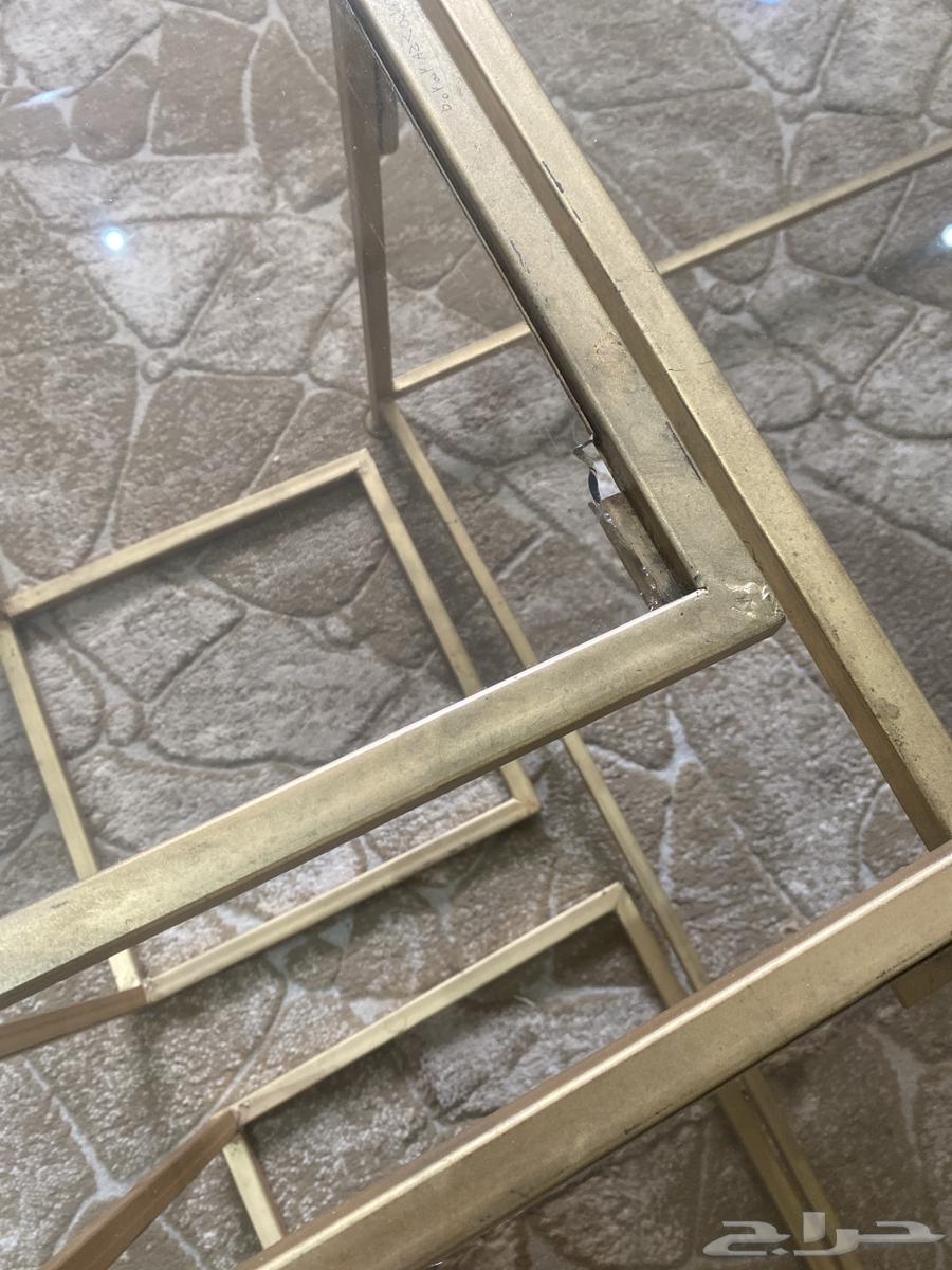 Very clean serving tables64437261348099112