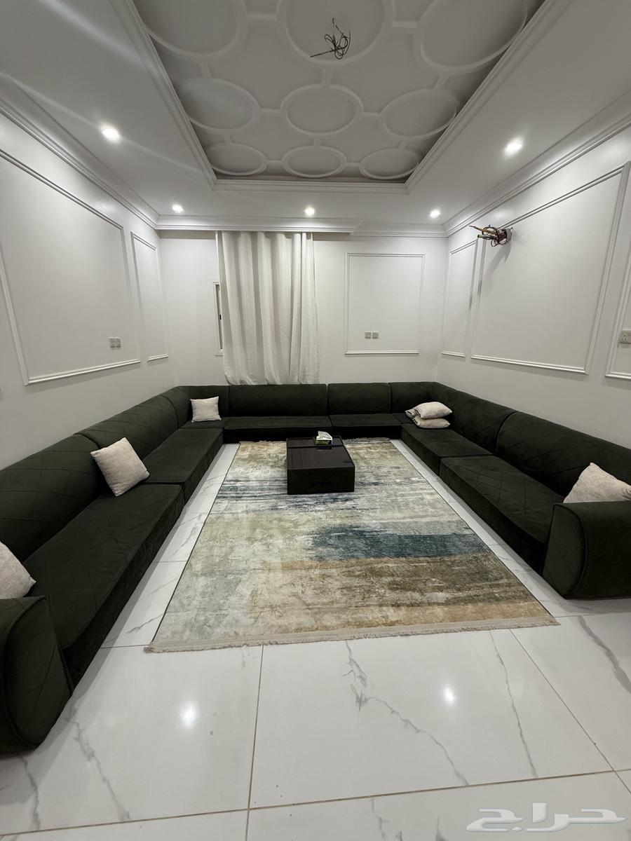 كنب بحالة جيدة ب 300 ريال اللي بالصورة وفي قطعتين زيادة64439009385729110