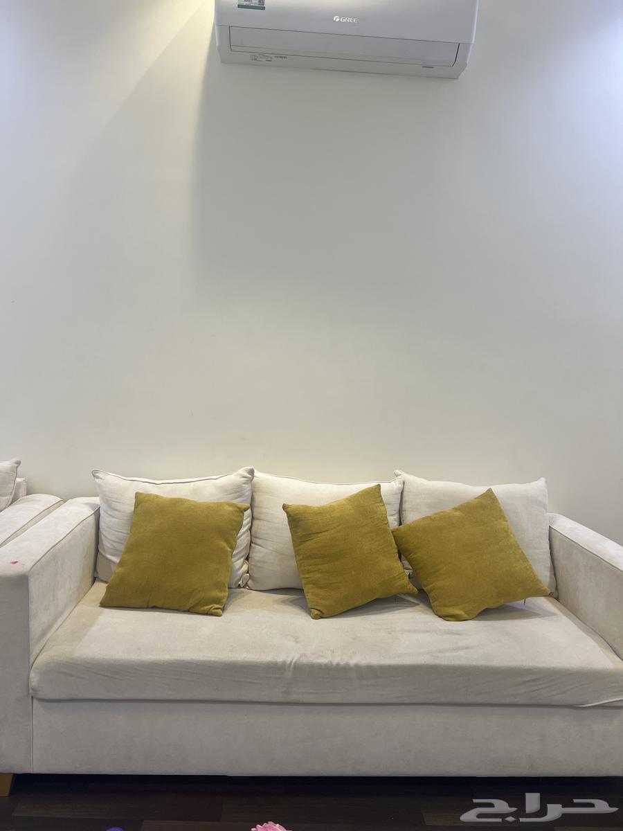 كنب بحاله جيده عباره عن 4 قطع64440752226562111