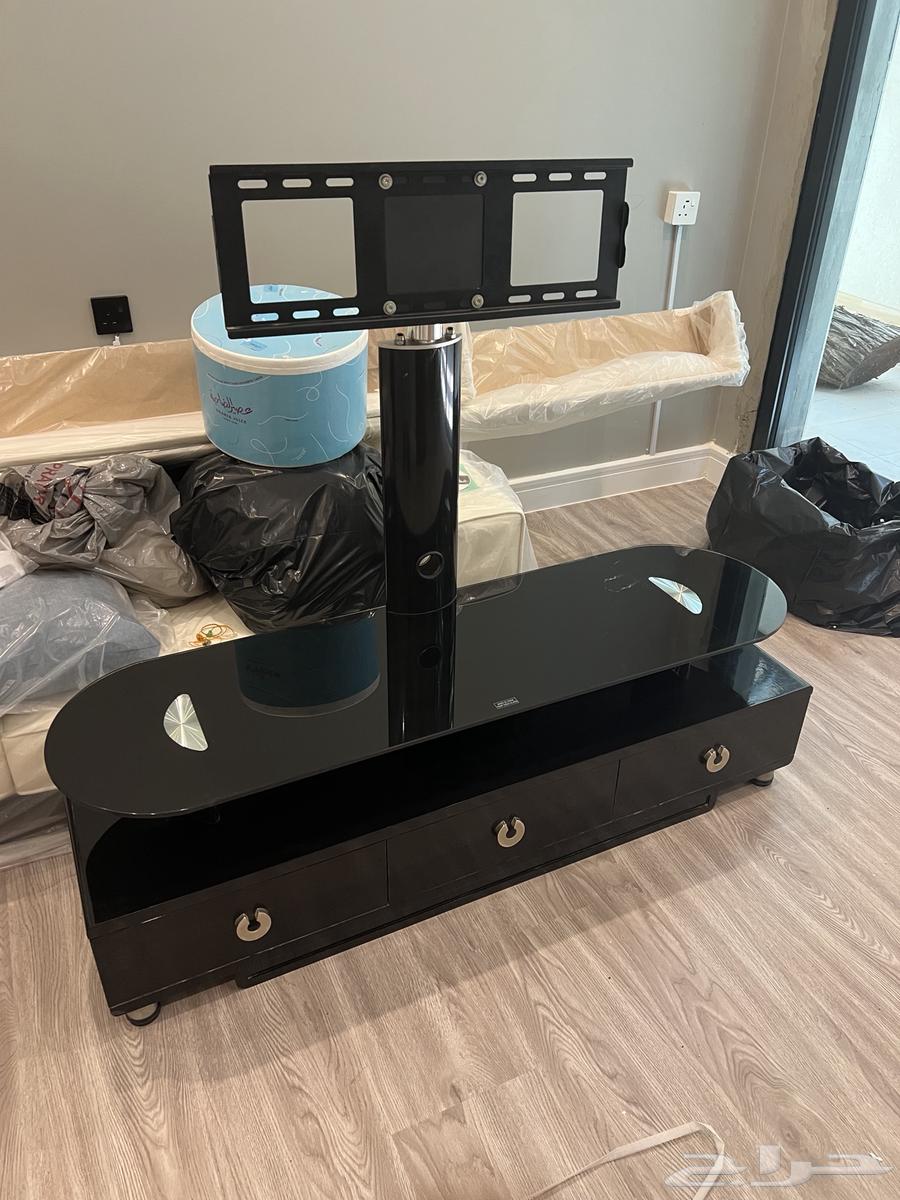 Screen holder table with drawers, clean used64436789647107111