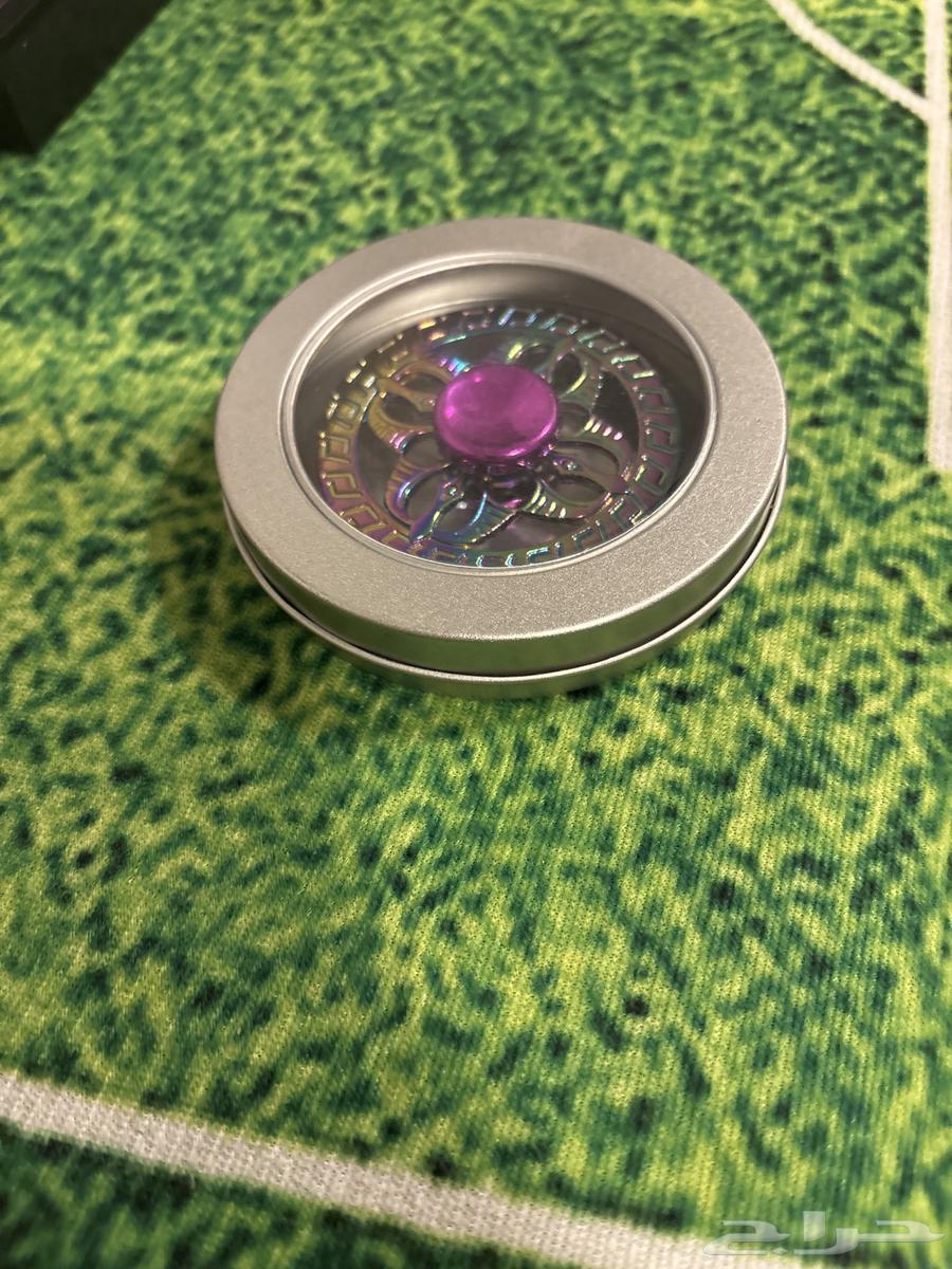 Unique spinner with box64439876986625110