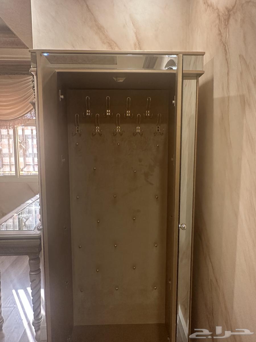 دولاب عبايات64440560317699112