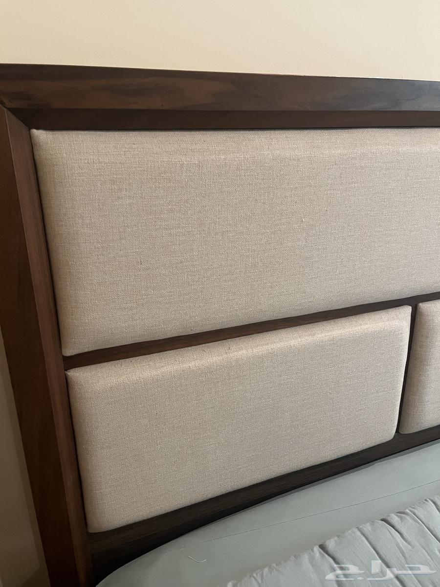 غرفة نوم خشب ماليزي سنتر بوينت   استخدام نظيف . مع مرتبه64438230405249111