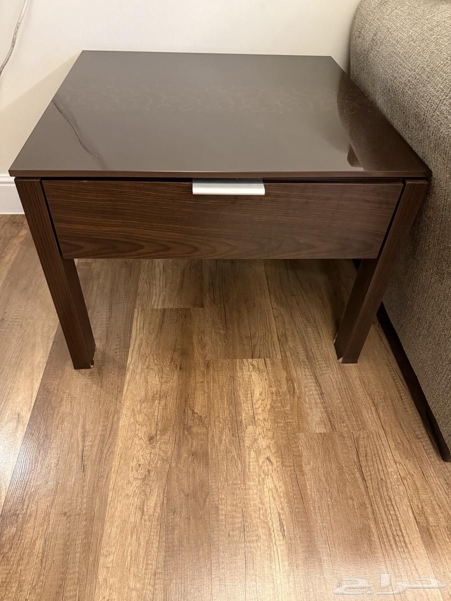 طاولات للبيع64440656548097110