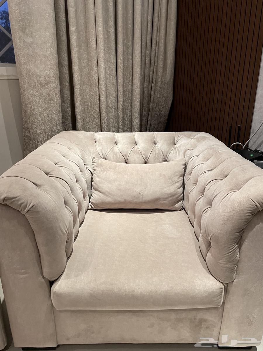 Excellent sofa, one three-seater piece, two two-seater pieces, and two single pieces64434768468993112