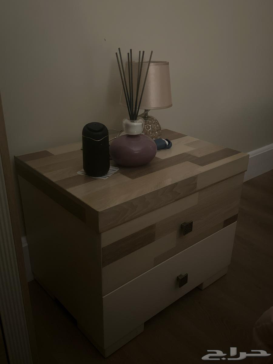 2 كمودينة خشبية فاخرة للبيع64440342770947110