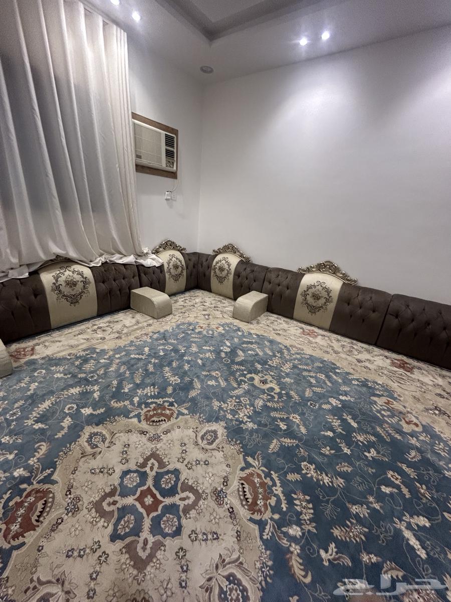 مساند وتكايات للبيع شبه جديده64439650838019110