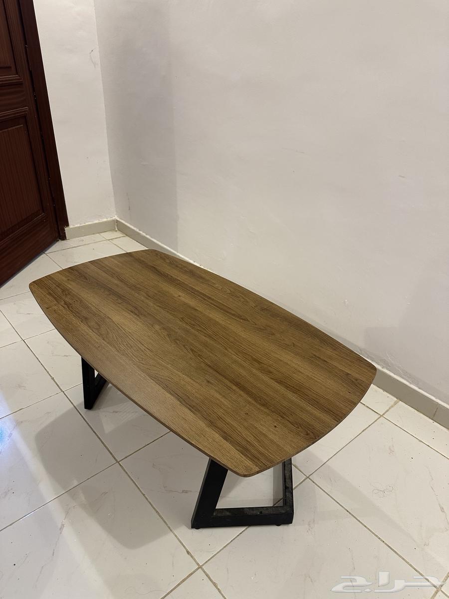 طاوله للبيع في الحرزات64439733161859111