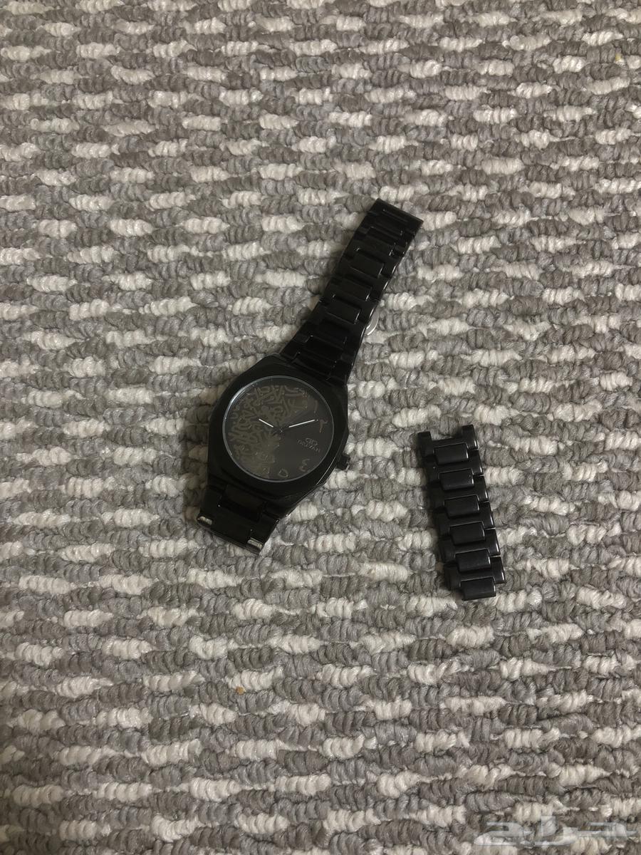 ساعة فخمة لونها اسود64441253660419110