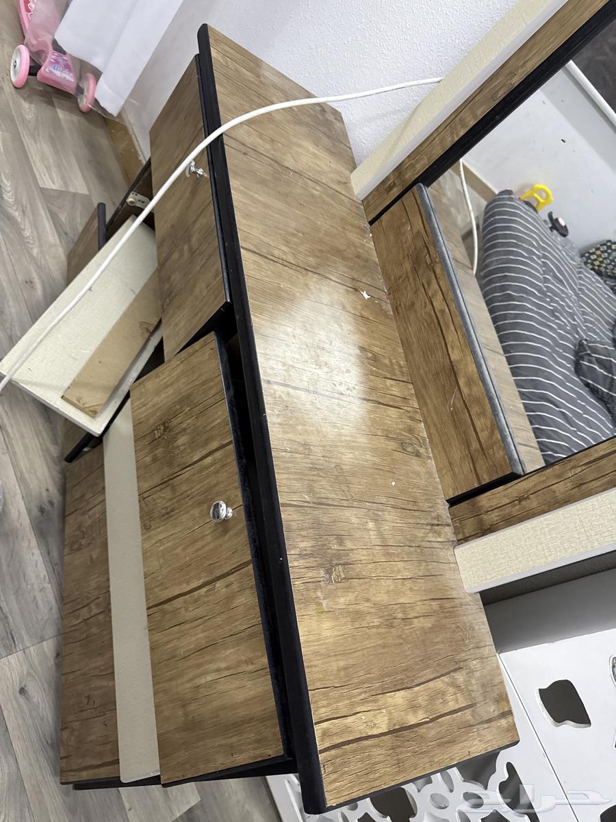 Sofa and Council Table64441732110211111