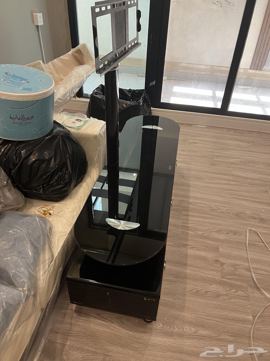 Screen holder table with drawers, clean used64436789647107112