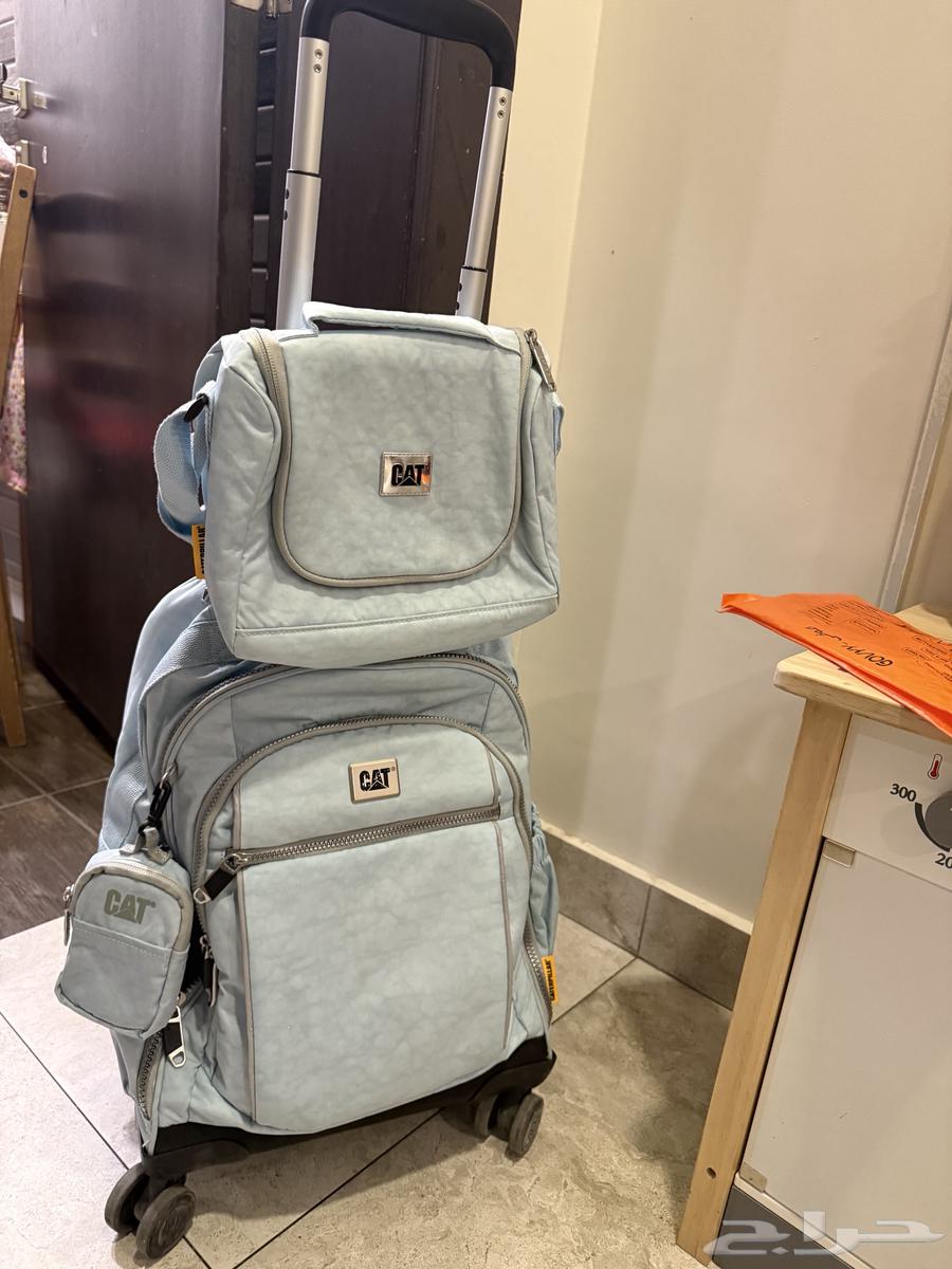 CAT school bag used for 3 days64437139742081112